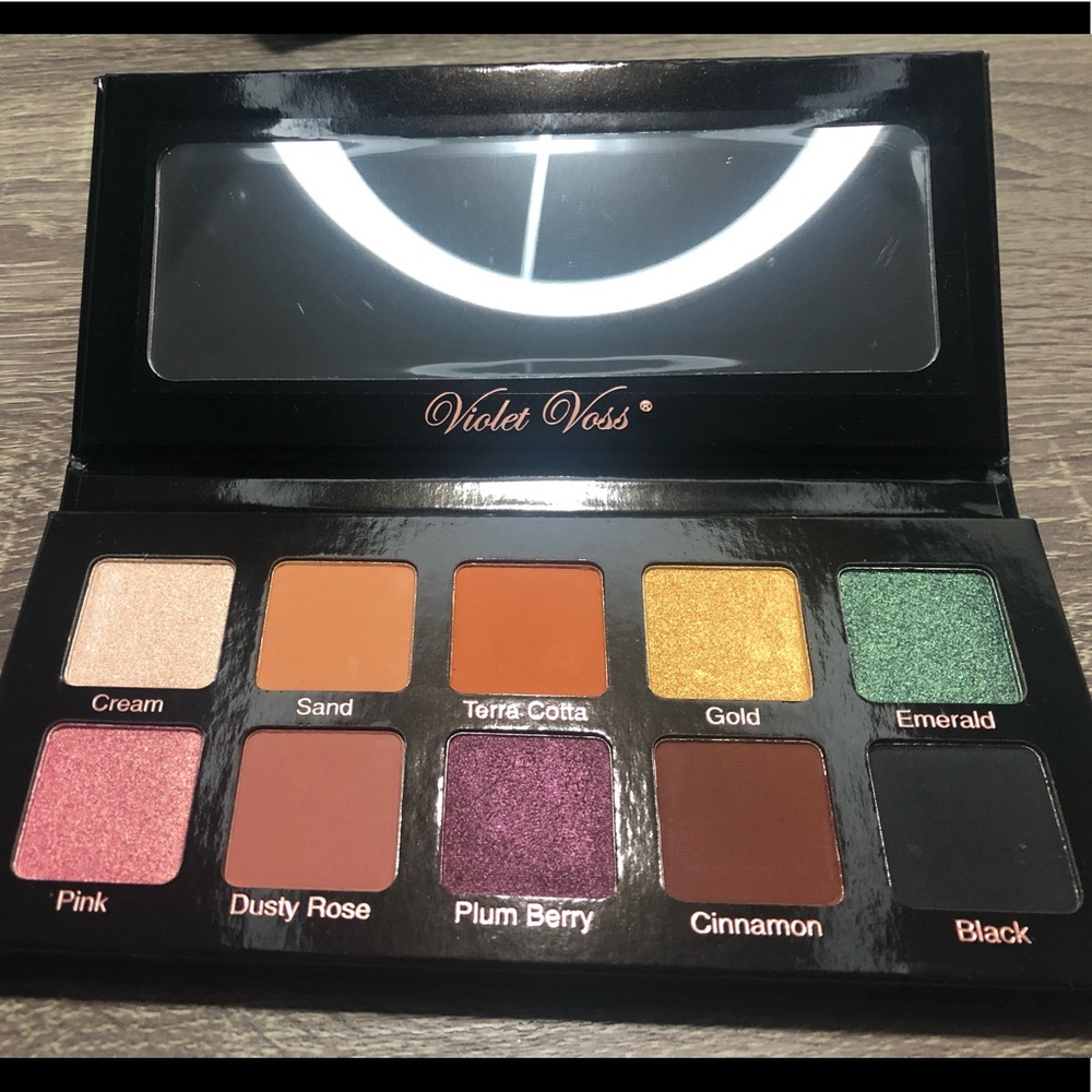 Violet Voss Essentials Eyeshadow Palette